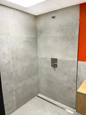 Ein Badezimmer in der Unterkunft Erlebniswelt Resort Apartment 9