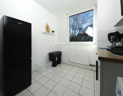 Küche/Küchenzeile in der Unterkunft 6 Bed Apartment For Work Crews