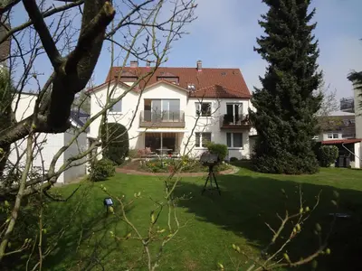 Ein Garten an der Unterkunft Apartment für höhere Ansprüche in Uni-Ort Dortmund