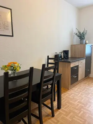 Küche/Küchenzeile in der Unterkunft City Apartment 5 min A46 - Parkplatz,Wifi,Netflix,Self check-in