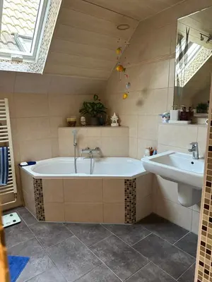Ein Badezimmer in der Unterkunft Privatzimmer bei Renate am Grünen See
