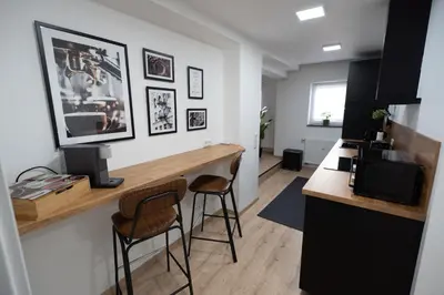 Küche/Küchenzeile in der Unterkunft Apart79-Indust Design I Garden with Terrace I Smart TV I Free Parking I Free WiFi