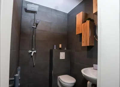 Ein Badezimmer in der Unterkunft Livemore24 - Apartment 1 in Oer-Erkenschwick WLAN