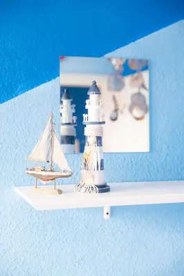 Grundriss der Unterkunft - Ocean Haven Deluxe with Coastal Charm - 2-Room Sea-Inspired Apartment 75 qm - Central Location - Elegant Nautical Design - Renovated in 2024 with TV & Netflix - Full Kitchen & Free Parking - Near Metro & Airport - King Beds -
