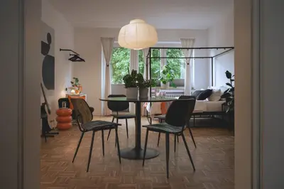 Ein Sitzbereich in der Unterkunft NOOQA Duisburg - 'Exklusives Design Apartment' - Parkplatz, Balkon, Nespresso - 6 Personen - 85qm