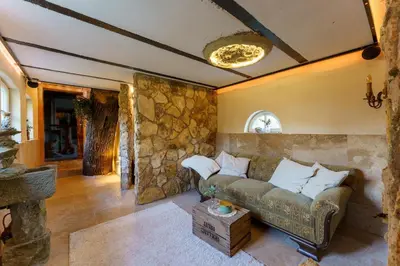 Ein Sitzbereich in der Unterkunft Uriges Landhaus in der Natur