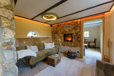Ein Sitzbereich in der Unterkunft Uriges Landhaus in der Natur