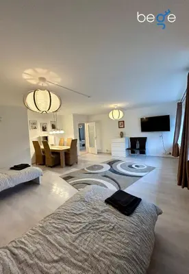 Ein Bett oder Betten in einem Zimmer der Unterkunft BEGE APARTMENTS WorkEase