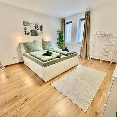 FeWo-Palmtrees 3 - Große und moderne 2 Zimmerwohnung mit Süd-West Balkon in Gladbeck-Mitte nähe Movie Park und Arena AufSchalke