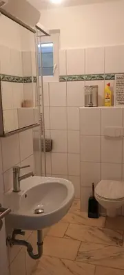 Ein Badezimmer in der Unterkunft grünes Glück