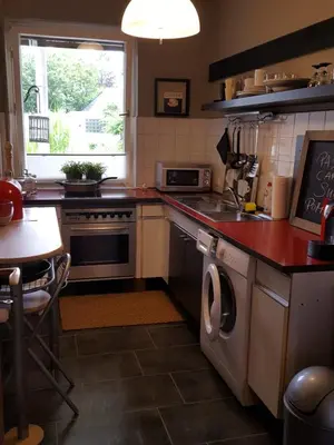 Küche/Küchenzeile in der Unterkunft Stilvolles Altbauapartment in ruhiger Wohngegend