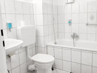 Ein Badezimmer in der Unterkunft Gleaming Apartment in Mettmann