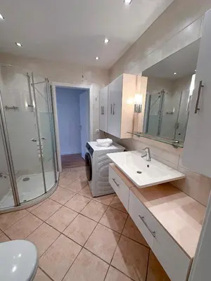 Ein Badezimmer in der Unterkunft Modern flat - for up to 7 people
