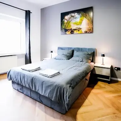 J&JBermudaStay a Luxurious Double-Bedroom with a Private Bathroom and Shared Kitchen in Bochum Center-Bermuda3Eck