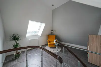 Ein Sitzbereich in der Unterkunft Exklusive Business-Maisonette - Luxus und Top-Lage