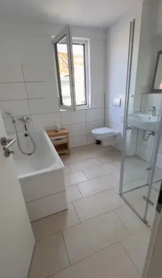 Ein Badezimmer in der Unterkunft Messe Düsseldorf und Essen Flughafen