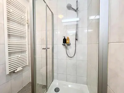 Ein Badezimmer in der Unterkunft PrimeTimeSuites Nähe Messe & HBF