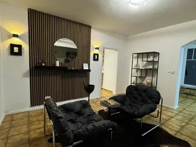 Ein Sitzbereich in der Unterkunft 120qm Geräumige Wohnung & Balkon & Parkplatz