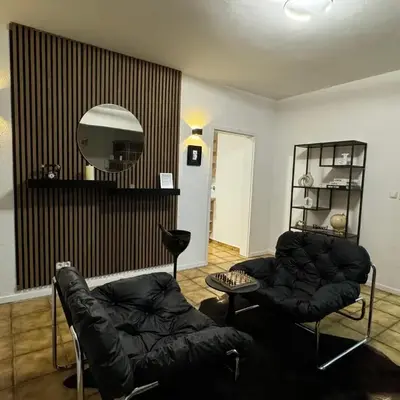120qm Geräumige Wohnung & Balkon & Parkplatz