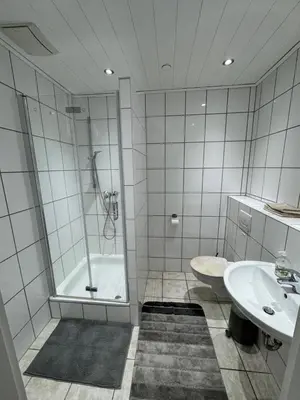 Ein Badezimmer in der Unterkunft DERKO Apart