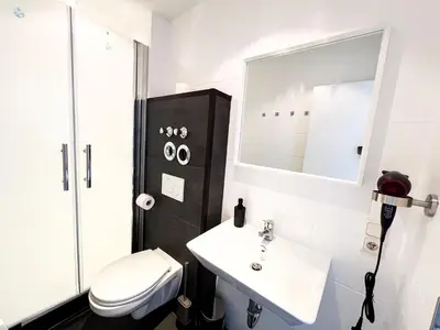 Ein Badezimmer in der Unterkunft Krefeld House - Linn 20 Min to DUS AIRPORT & MESSE