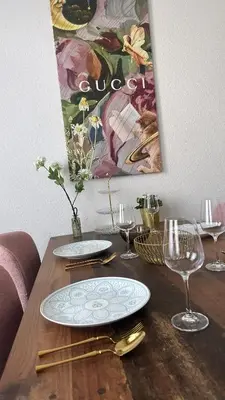 Ein Sitzbereich in der Unterkunft Premium-Apartment im Duisburger Süden, nähe Düsseldorf Flughafen & Messe, Komplett ausgestattetes Apartment mit modernen Altbau-Flair
