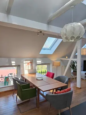 Ein Sitzbereich in der Unterkunft Im Löwental Galeriewohnung an der Ruhr, 2 Schlafzimmer auf 2 Ebenen