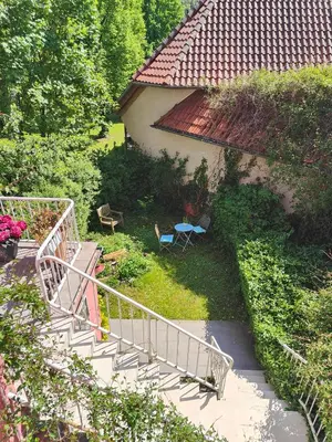 Ein Garten an der Unterkunft LöwenTAL an der Ruhr historisch im Grünen