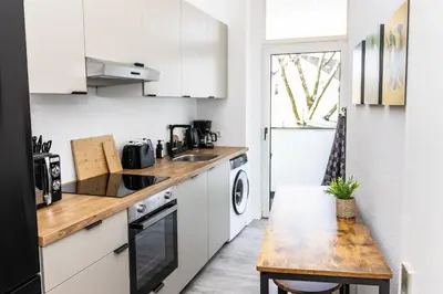 Küche/Küchenzeile in der Unterkunft CosyHomes24 - TOP-traffic connection and balcony - E01