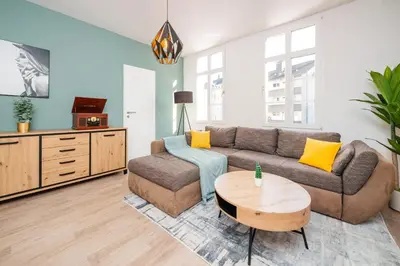 Ein Sitzbereich in der Unterkunft Smart Home - Wuppertal - Perfect for 5 Guests! Netflix - Central - Smart TV - Free Parking Zone