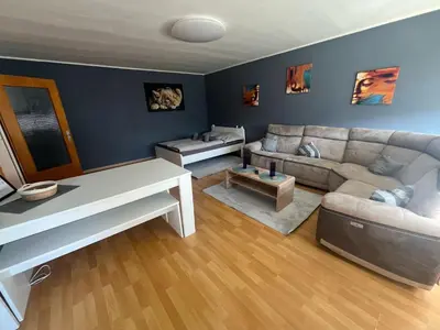 Ein Sitzbereich in der Unterkunft Wohnglück 2