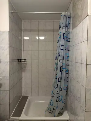 Ein Badezimmer in der Unterkunft DIM Monteurzimmer Duisburg