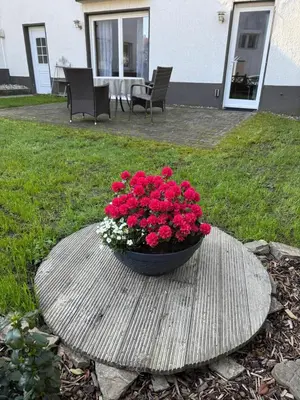 Ein Garten an der Unterkunft Wohnen am Reiterhof, 50 qm, mit Gartennutzung
