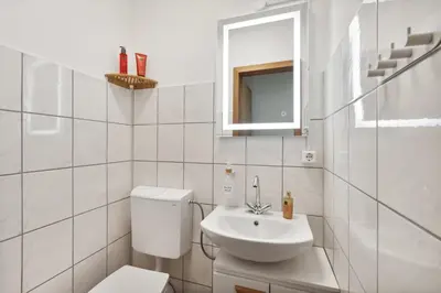 Ein Badezimmer in der Unterkunft Rudi Homes Essen #2