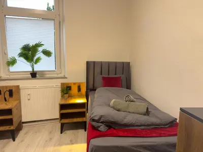 Grundriss der Unterkunft Serviceroom24 - Apartment 1 in Oberhausen WLAN - Smart-TV - 24-7 Check-in und Küche