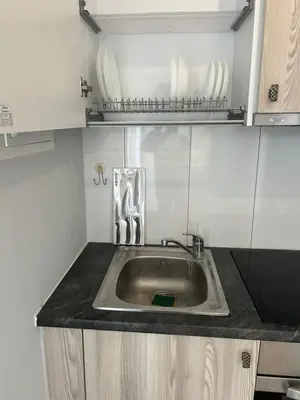 Küche/Küchenzeile in der Unterkunft 1 Zimmer Wohnung Nähe Düsseldorf Zentrum