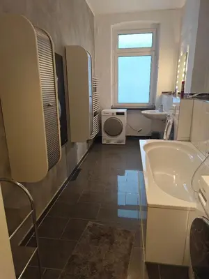 Ein Badezimmer in der Unterkunft Work and Stay Lüdenscheid 8 Betten 4 Schlafzimmer 2 Duschen mit Billiard und Beamer