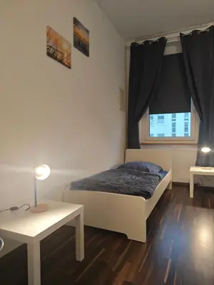 Ein Bett oder Betten in einem Zimmer der Unterkunft Work and Stay Lüdenscheid 8 Betten 4 Schlafzimmer 2 Duschen mit Billiard und Beamer
