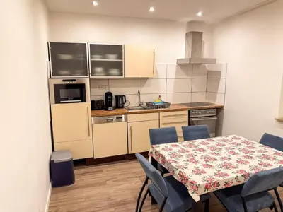 Küche/Küchenzeile in der Unterkunft Ruhr Business Apartments Essen Apartment mit 8 Einzelbetten Privat Parkplatz