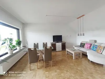 TV/Unterhaltungsangebot in der Unterkunft Gemütliche Ferienwohnung mit großer Dachterasse in gehobener Wohngegend