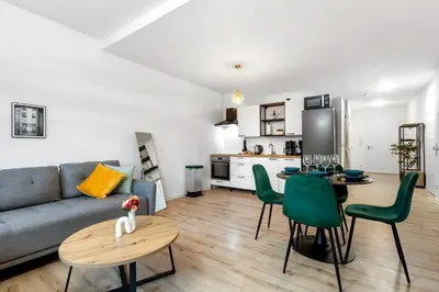 Küche/Küchenzeile in der Unterkunft Exklusives Studio - Zentral Innenstadtlage - Kostenloser Parkplatz - Aufzug - Modern für bis zu 4 Personen - Smart Home
