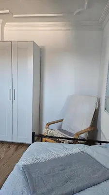 Ein Bett oder Betten in einem Zimmer der Unterkunft Eigene Wohnung und zentrale Lage