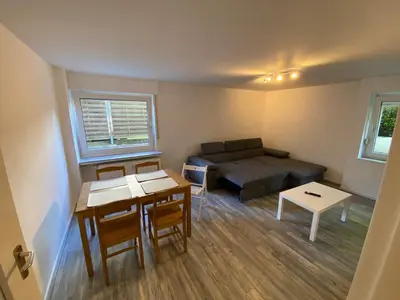 Ein Sitzbereich in der Unterkunft Work and Sleep Dortmund 5 bis 6 Pers Voll ausgestattet und frisch renoviert D5