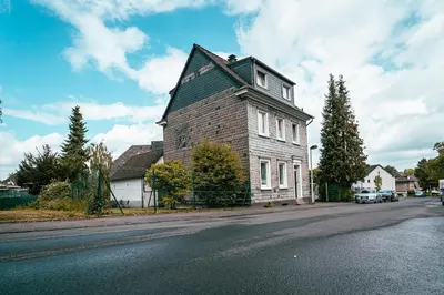 Das Gebäude in dem sich die Ferienwohnung befindet