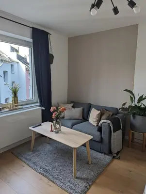 Ein Sitzbereich in der Unterkunft Helle 2 Zimmer mit Home Office