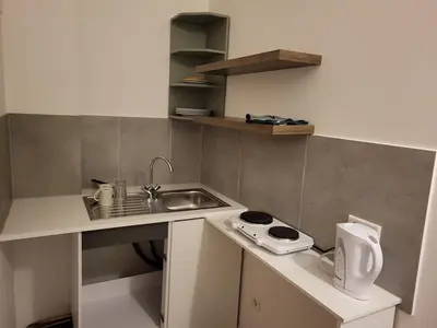 Küche/Küchenzeile in der Unterkunft Kleine Wohnung Nähe Reihn