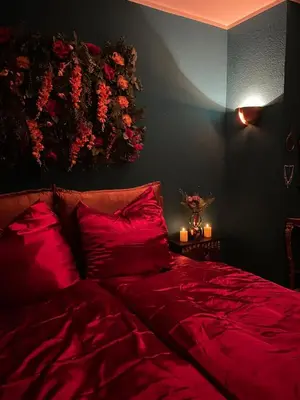Ein Bett oder Betten in einem Zimmer der Unterkunft Historic vintage Suite with Jacuzzi & Sauna