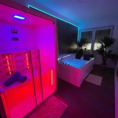 Historic vintage Suite with Jacuzzi & Sauna