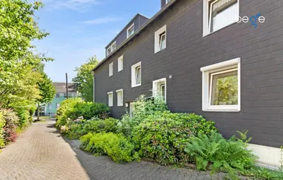 Ein Garten an der Unterkunft BEGE APARTMENTS Work Zen