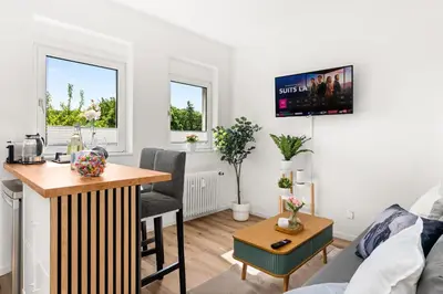 TV/Unterhaltungsangebot in der Unterkunft MOLA Apartments-Stylisches Apartment in Wetter-im Ruhrgebiet-für 3 Gäste-WLAN